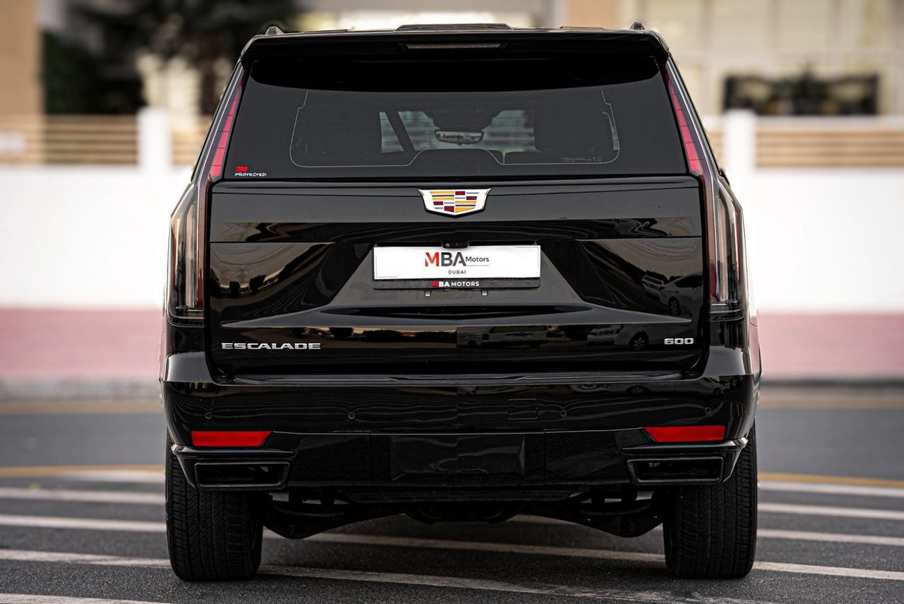 Cadillac Escalade Premium Luxury 6.2L 4WD Premium Luxury - 600 GCC