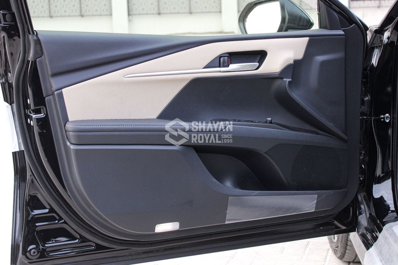 Toyota Camry LHD LE 2.5L HEV FWD AT WITH PANORAMIC SUNROOF 25MY