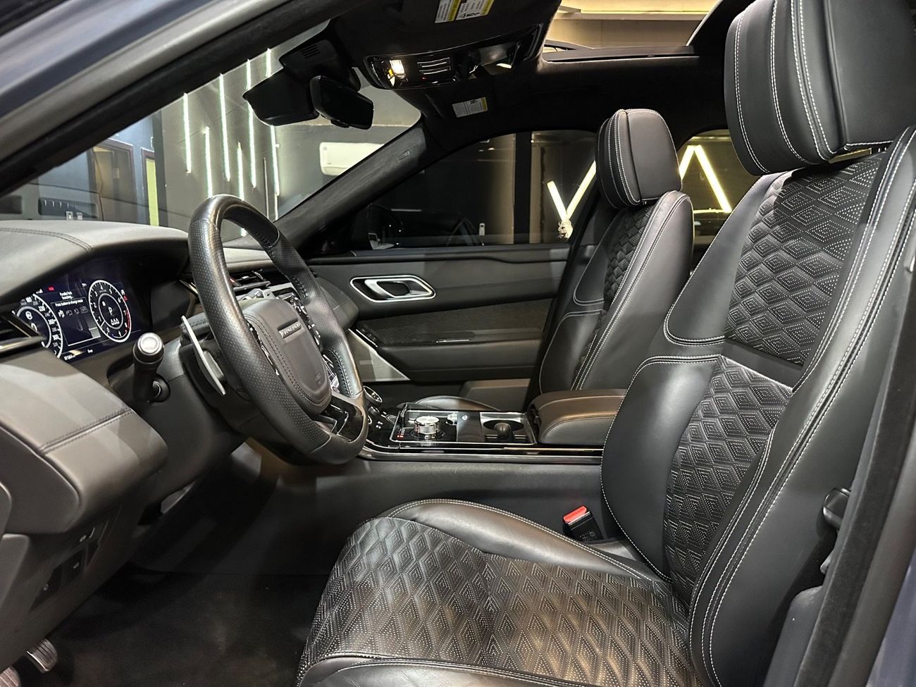 Land Rover Range Rover Velar SVAutobiography Dynamic 5.0L RANGE ROVER SV Autobiography Dynamic V8 | 2020 | VERY GOOD CONDITIONS