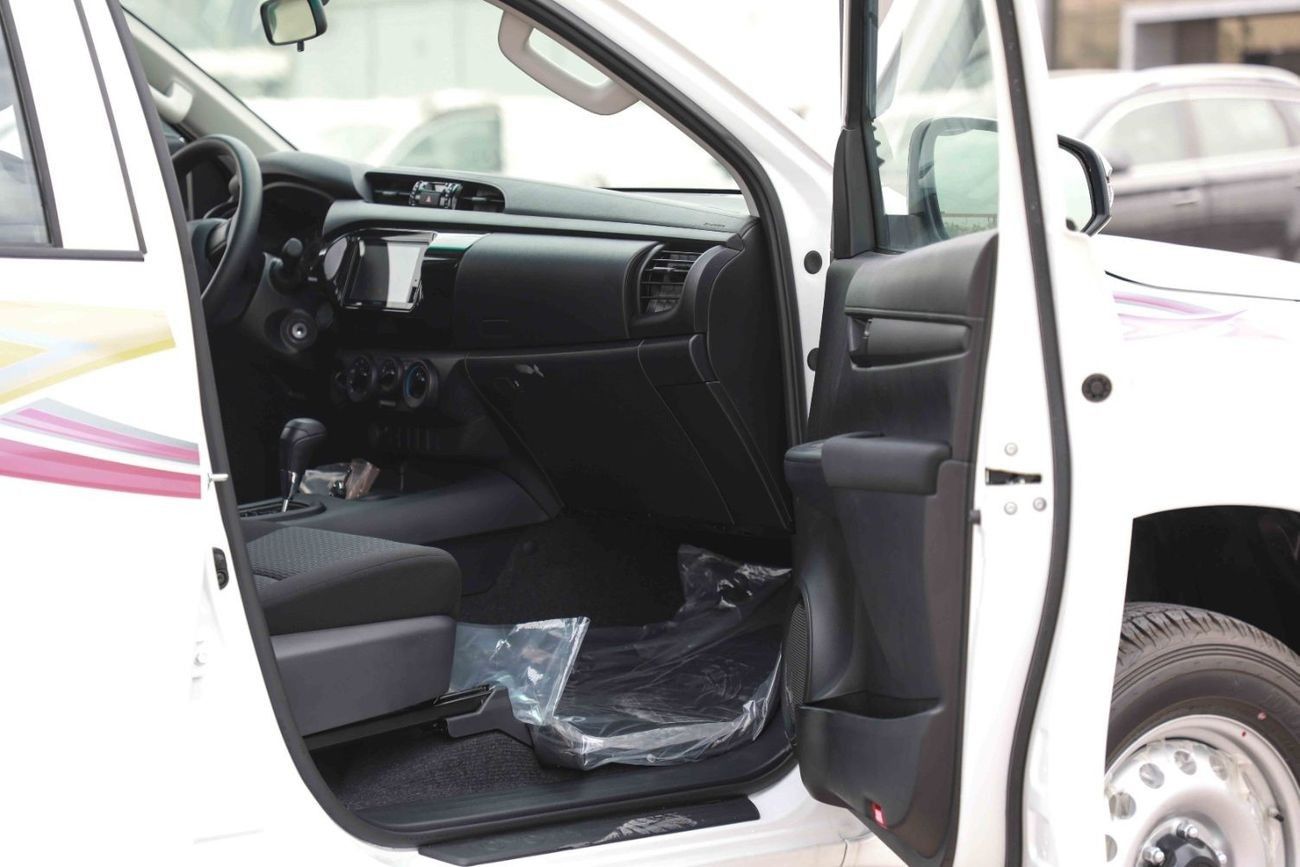 تويوتا هيلوكس 2025 TOYOTA HILUX LOW 2.4 - PLATINUM WHITE PEARL inside BLACK | Export Only