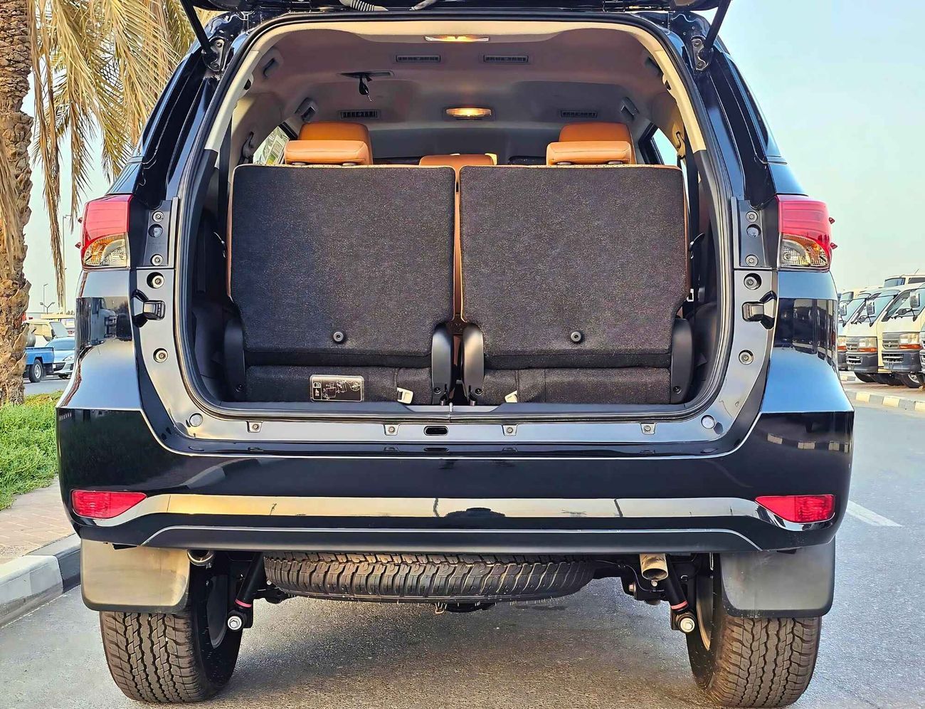 Toyota Fortuner 2.7L Petrol / 4WD / Alloy Wheel / CODE#FP27F