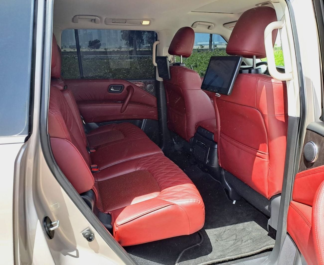 Nissan Patrol SE Platinum City 4.0L PATROL 4.0L PLATINUM GCC FULL OPTION 4.0L REAR LCD SCREENS ( 2,491-/MONTHLY)