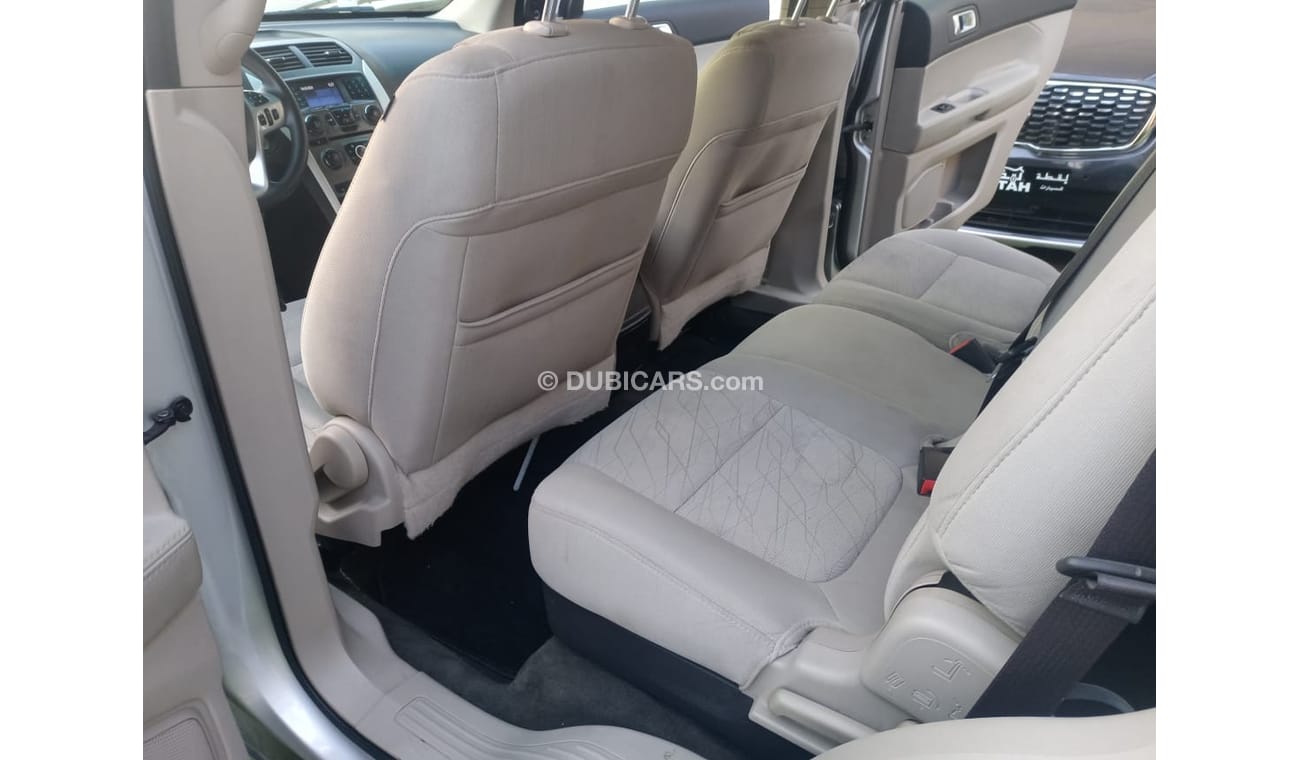 Ford Explorer 2014 GCC model, without accidents, cruise control, rear spoiler sensors, in excellent condition