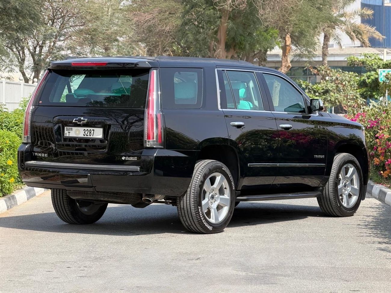 شيفروليه تاهو LS 5.3L 4WD (8 Seater)