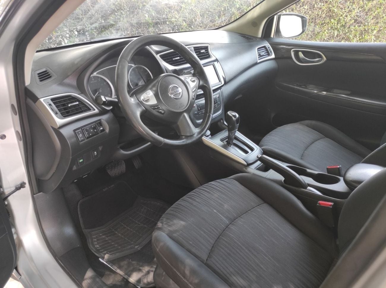 Nissan Sentra SV (NON GCC) S 1.6L (110 HP) Nissan Sentra 2019 isa Full automatic