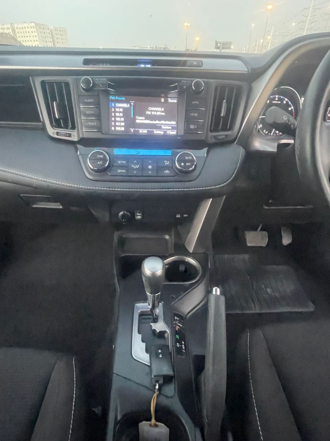 Toyota RAV4 ADVENTURE petrol ,2.5 liter ,right hand drive ,only for export available