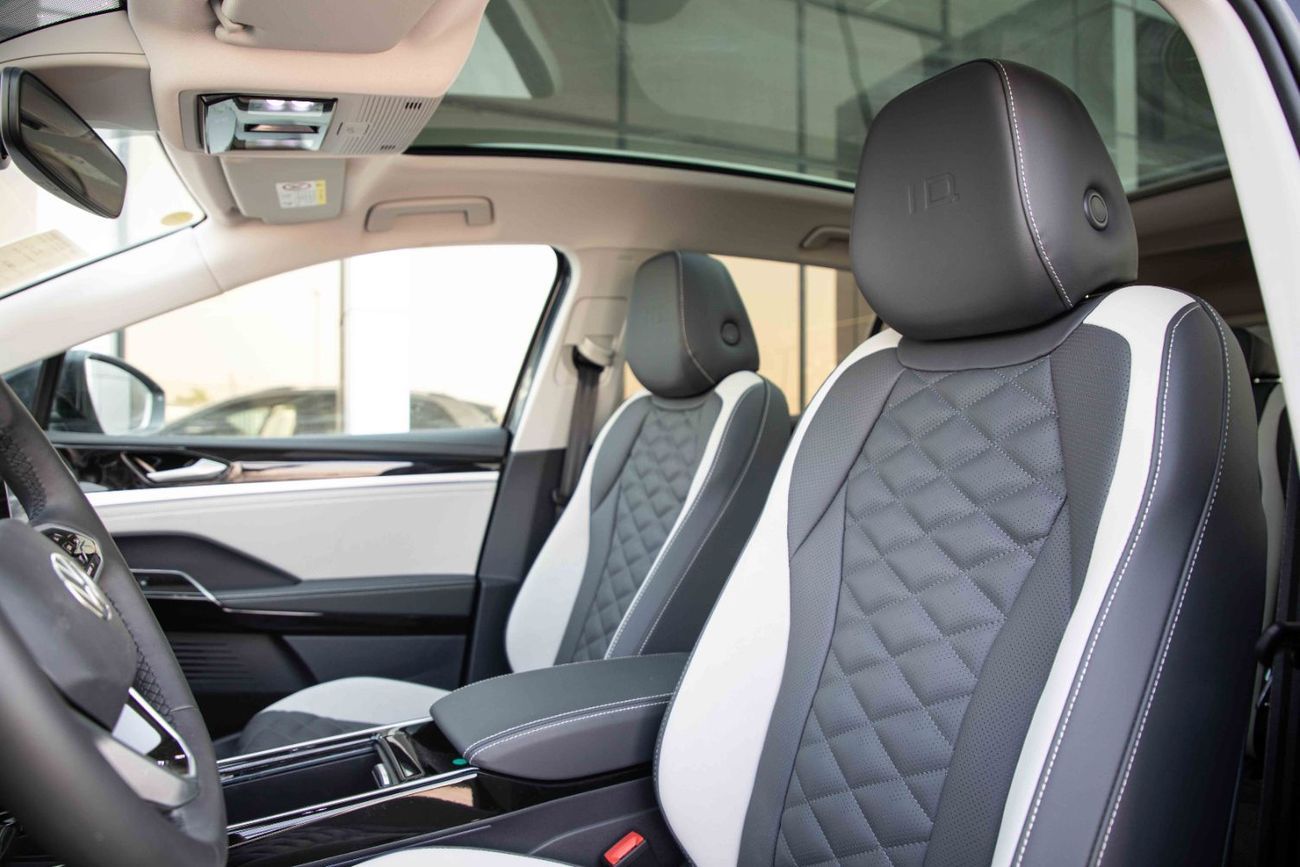 فولكس واجن ID.6 2024 Volkswagen ID6 Crozz Pro - Blue Inside Black | Export Only