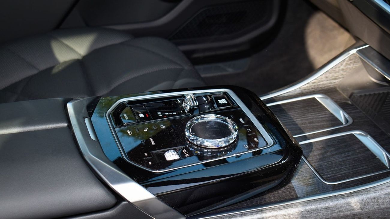 BMW 740Li BMW 740li M-Kitt / 2023 / USA