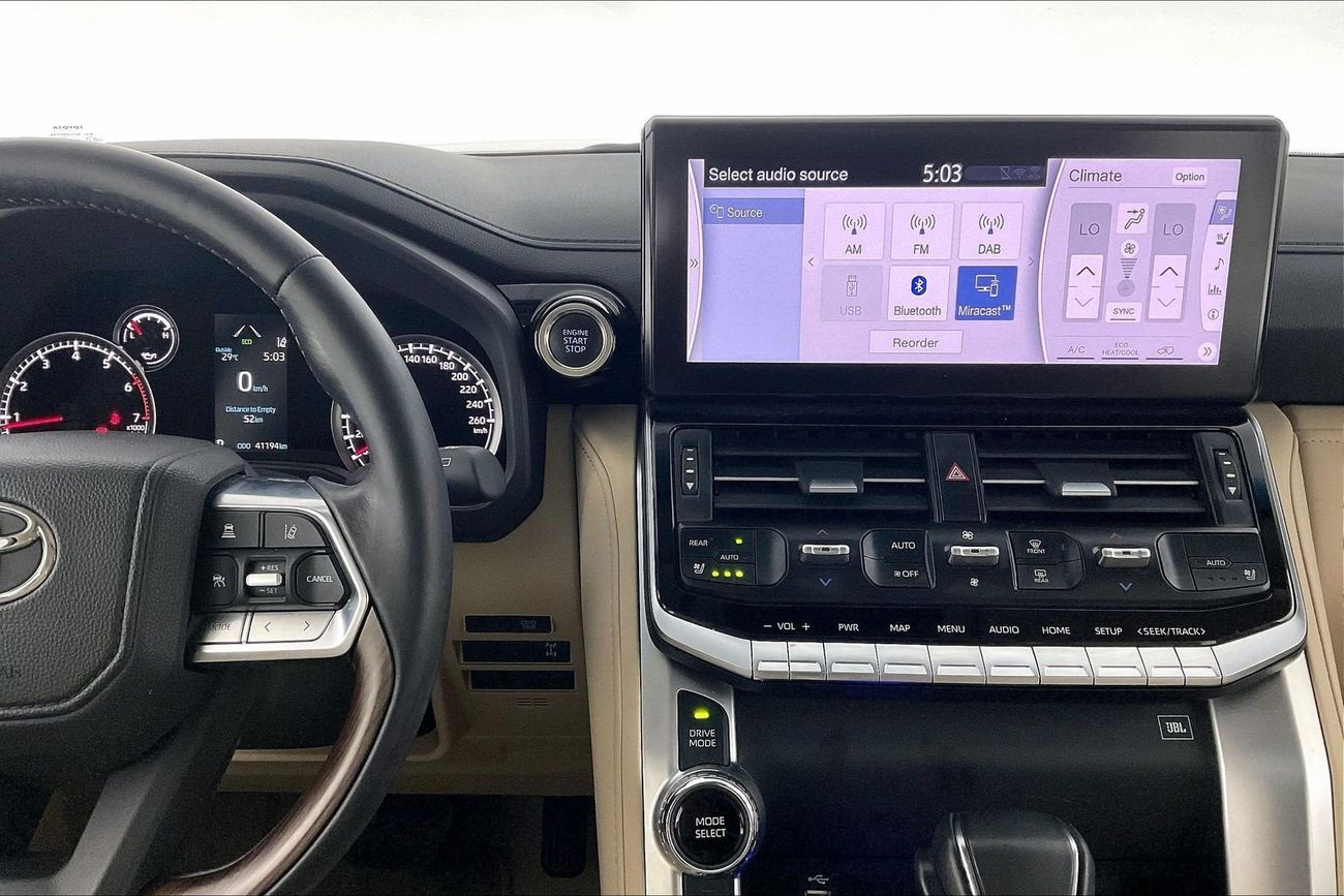 تويوتا لاند كروزر GXR | National Day Celebration | شامل الضمان | 0 ﺪﻔﻋﺓ ﺃﻮﻟﻯ