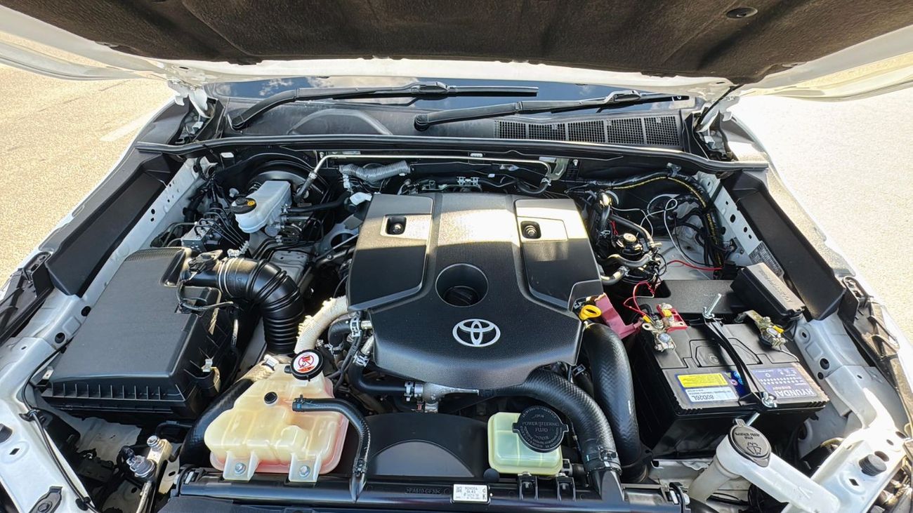 تويوتا هيلوكس DOUBLE CABIN | RHD | 2.8L DIESEL ENGINE | MANUAL TRANSMISSION | JAF0189