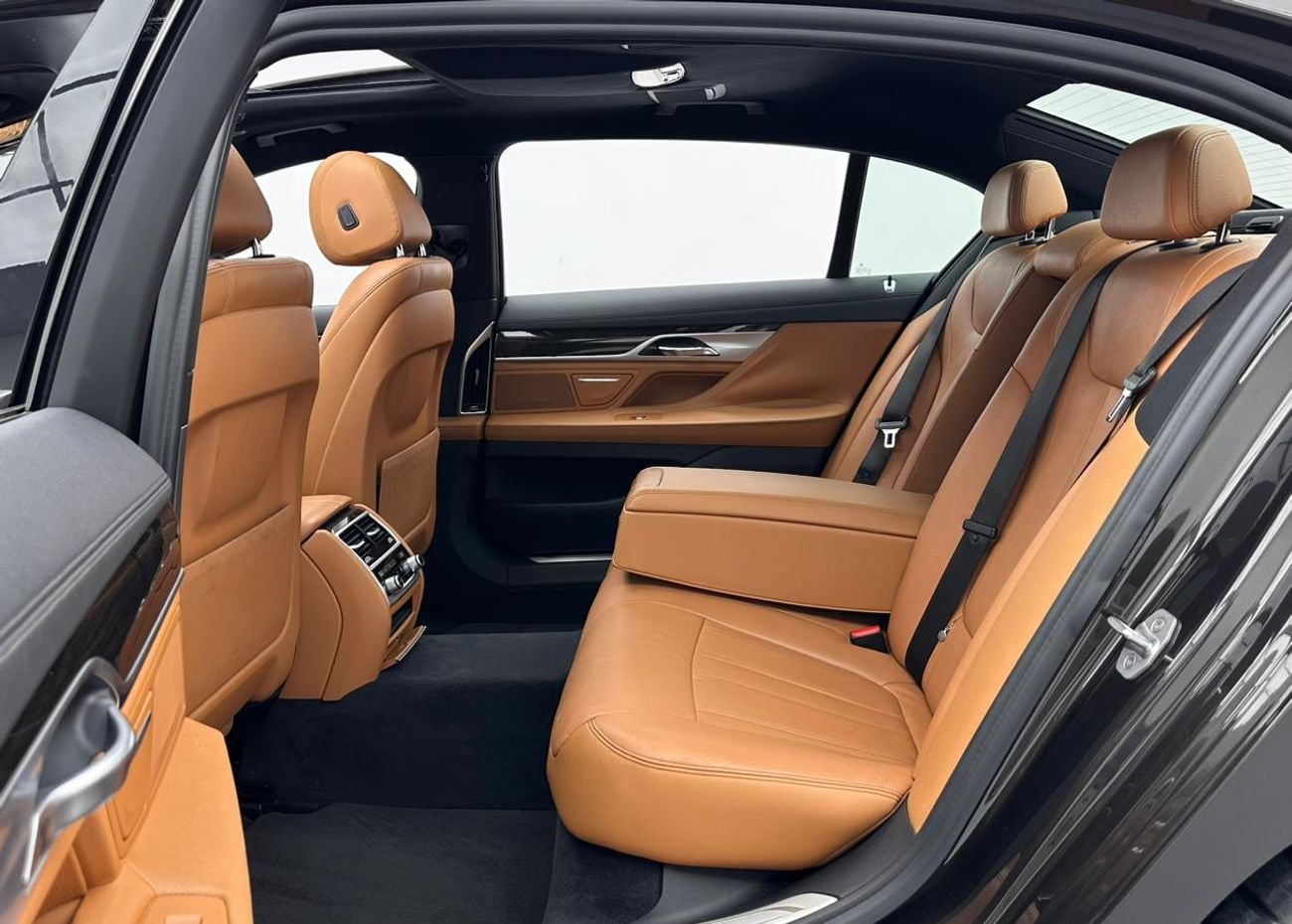 BMW 730Li 2018 BMW 730Li, 2028 BMW Service Contract,  Full BMW Service History, Excellent Condition, GCC