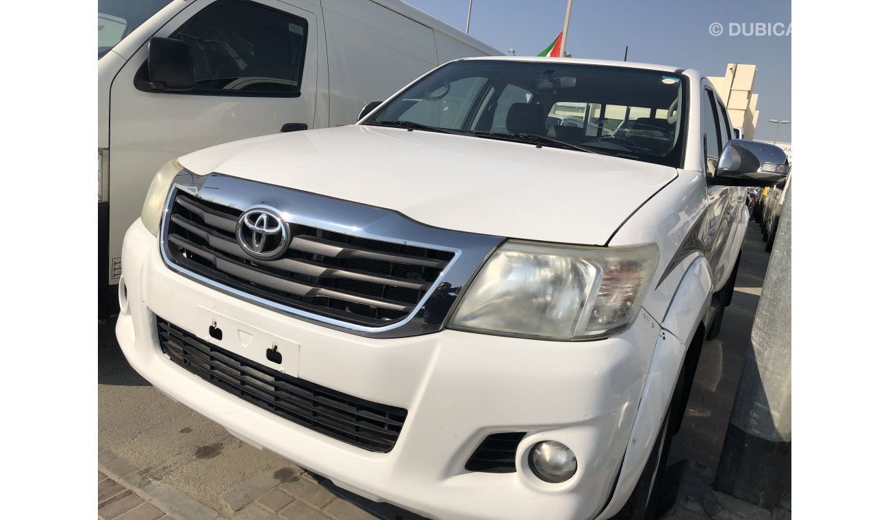 تويوتا هيلوكس Toyota Hilux D/c Pick Up 4x4,Glx,model:2015. Free of accident with low mileage