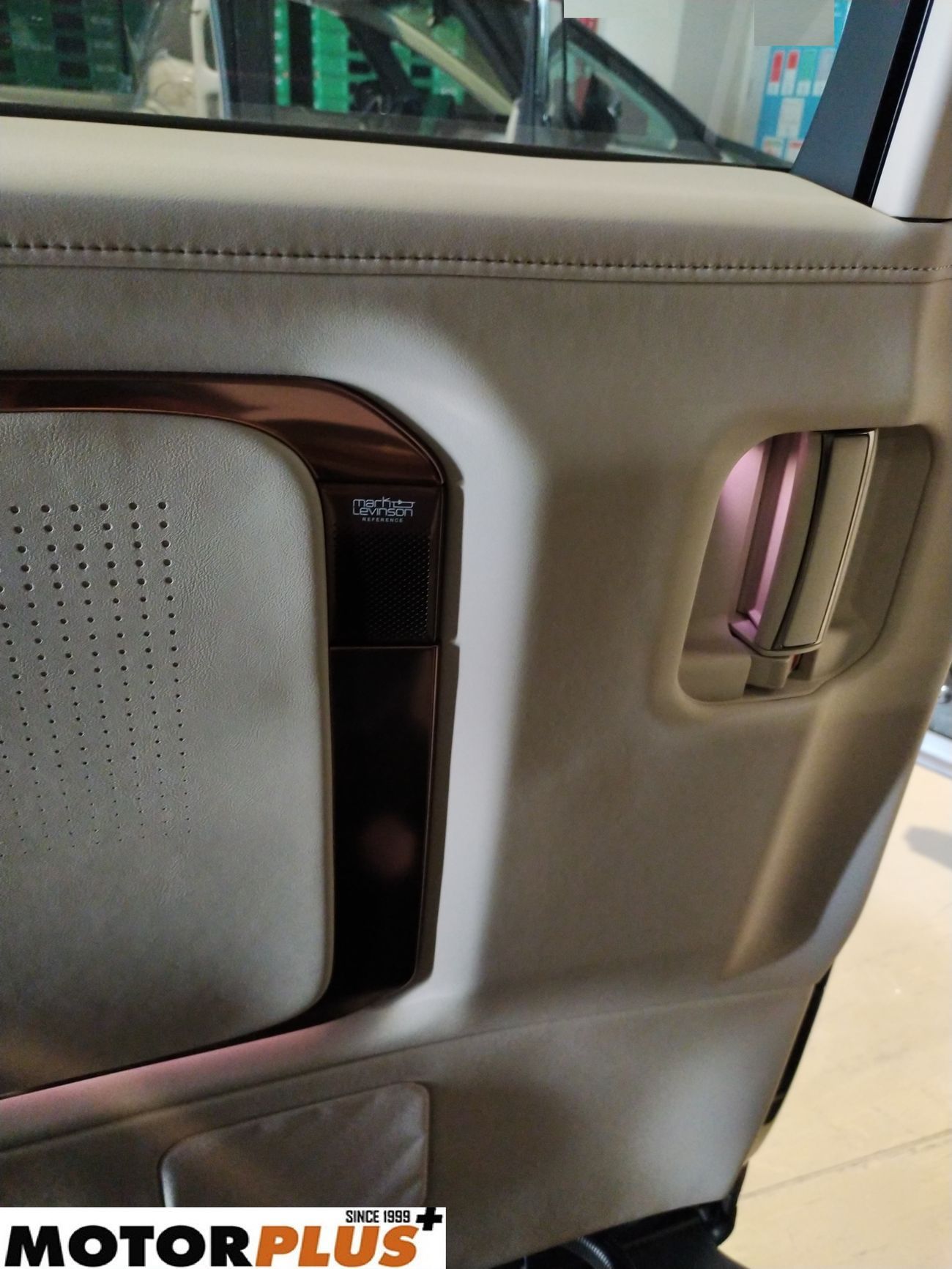 Lexus LM 350h Hybrid 4 Seater 2025 - Ready Stock! Export-only price