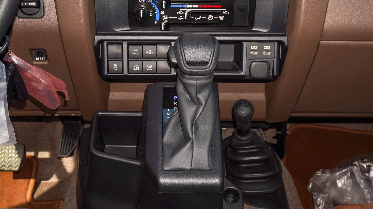 Toyota Land Cruiser 70 2.8L Diesel A/T