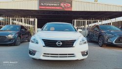 Nissan Altima Nissan Altima SV 2015 Model GCC White Color 304000K.M Very Nice CAR