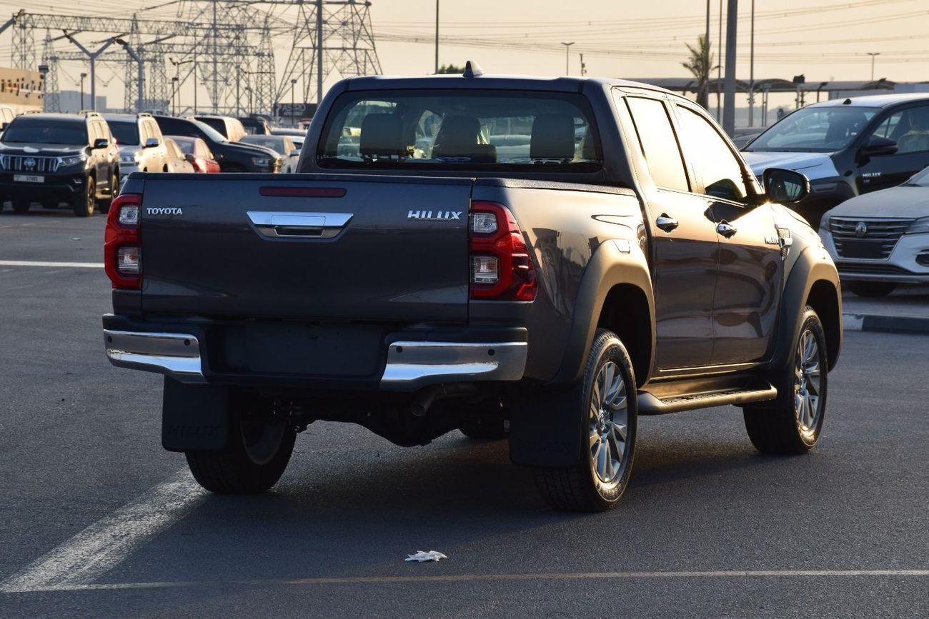 تويوتا هيلوكس SGLX 4x4 Diesel 2.8L ( Right Hand )