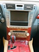 لكزس LS 460 موديل 2011 حاله ممتازه من الداخل والخارج فل مواصفات فتحهوتحكم كهربي كامل