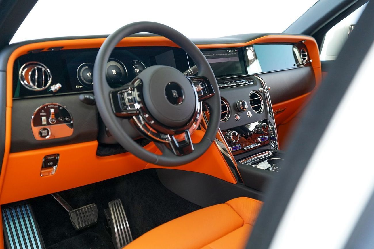 Rolls-Royce Cullinan SILVER BADGE