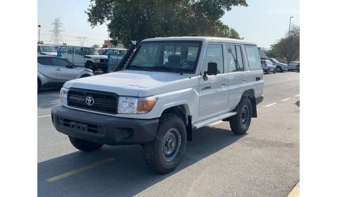 ميتسوبيشي كانتر فان Diesel 4.2L MT 2020 Model Hardtop