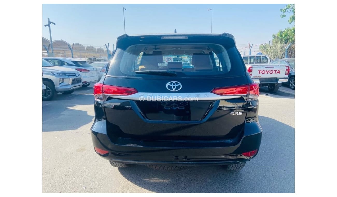 Toyota Fortuner TOYOTA FORTUNER 2.7 AT AUTO AC 2023