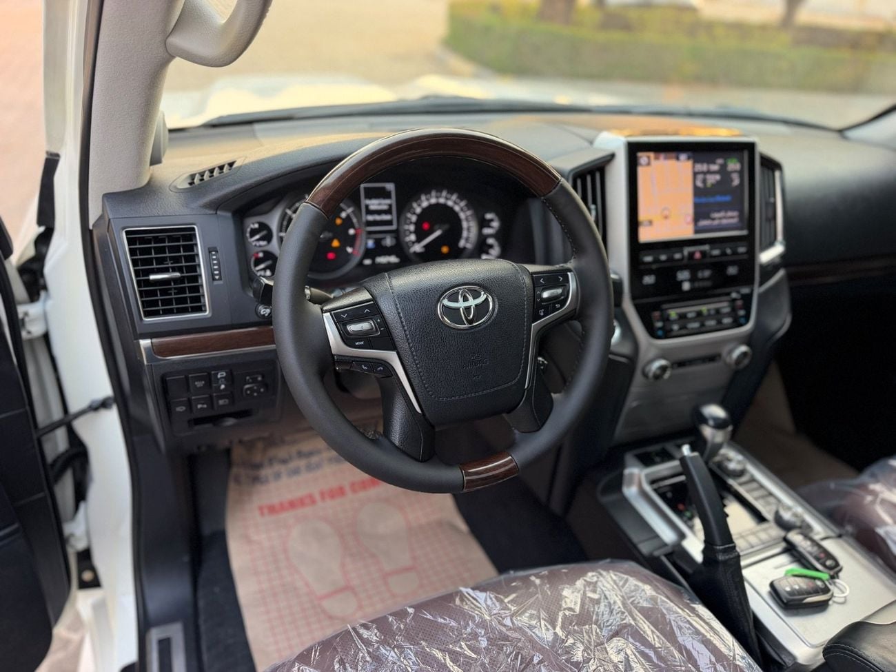 Toyota Land Cruiser VXR 5.7
