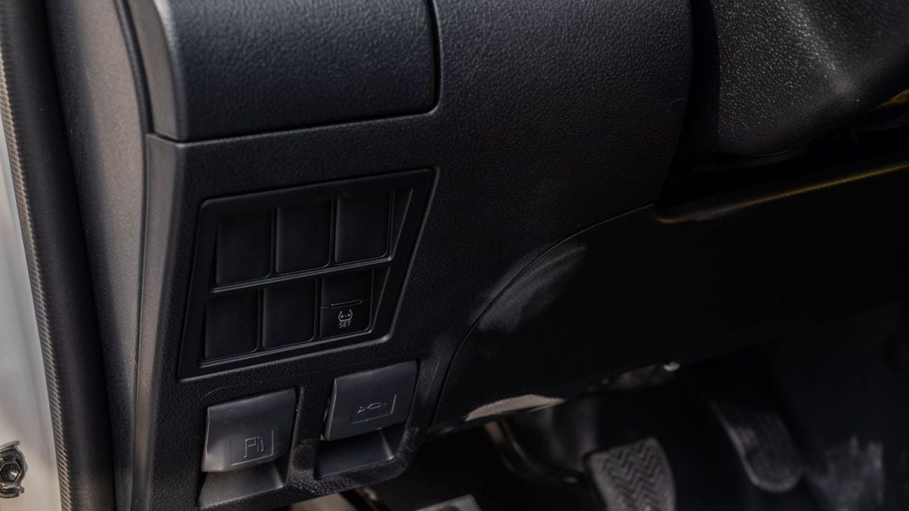 تويوتا هيلوكس GL TOYOTA HILUX SCAB 4X4 4CYL 2.7 -2026YM