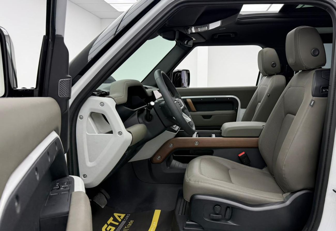 Land Rover Defender P300 90 X-Dynamic SE 2.0L (5 Seater) 2024 Land Rover Defender , Land Rover Warranty+Service Contract