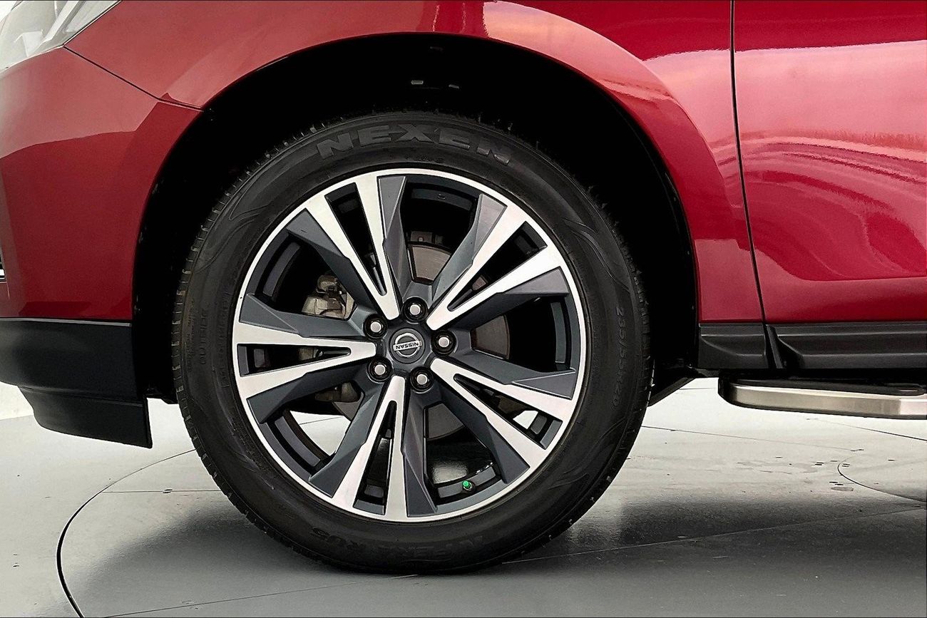 Nissan Pathfinder SV