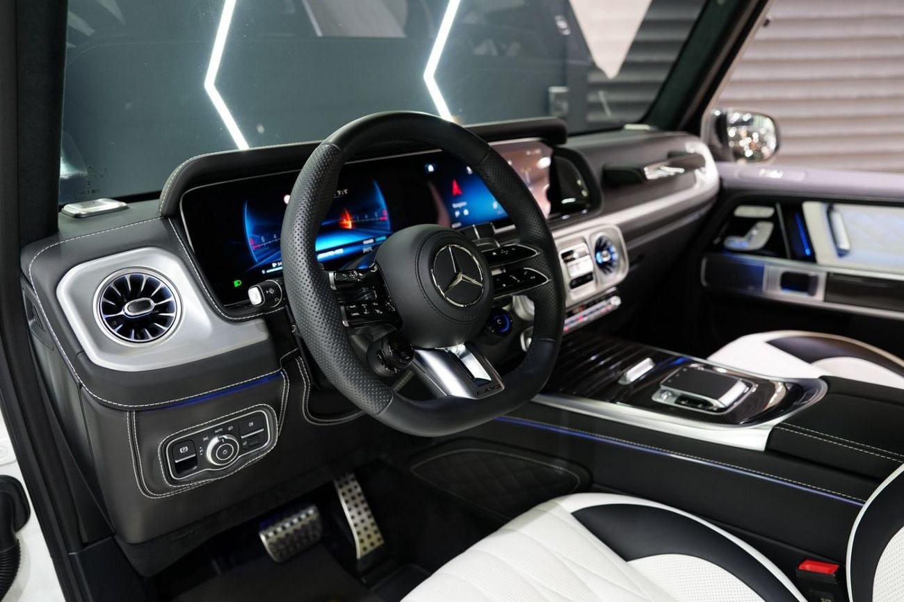 Mercedes Benz G63 AMG STD 2025 Mercedes-Benz G63 AMG Night Package, Carbon Fiber Interior Pack, Two-Tone Leather Interior!!