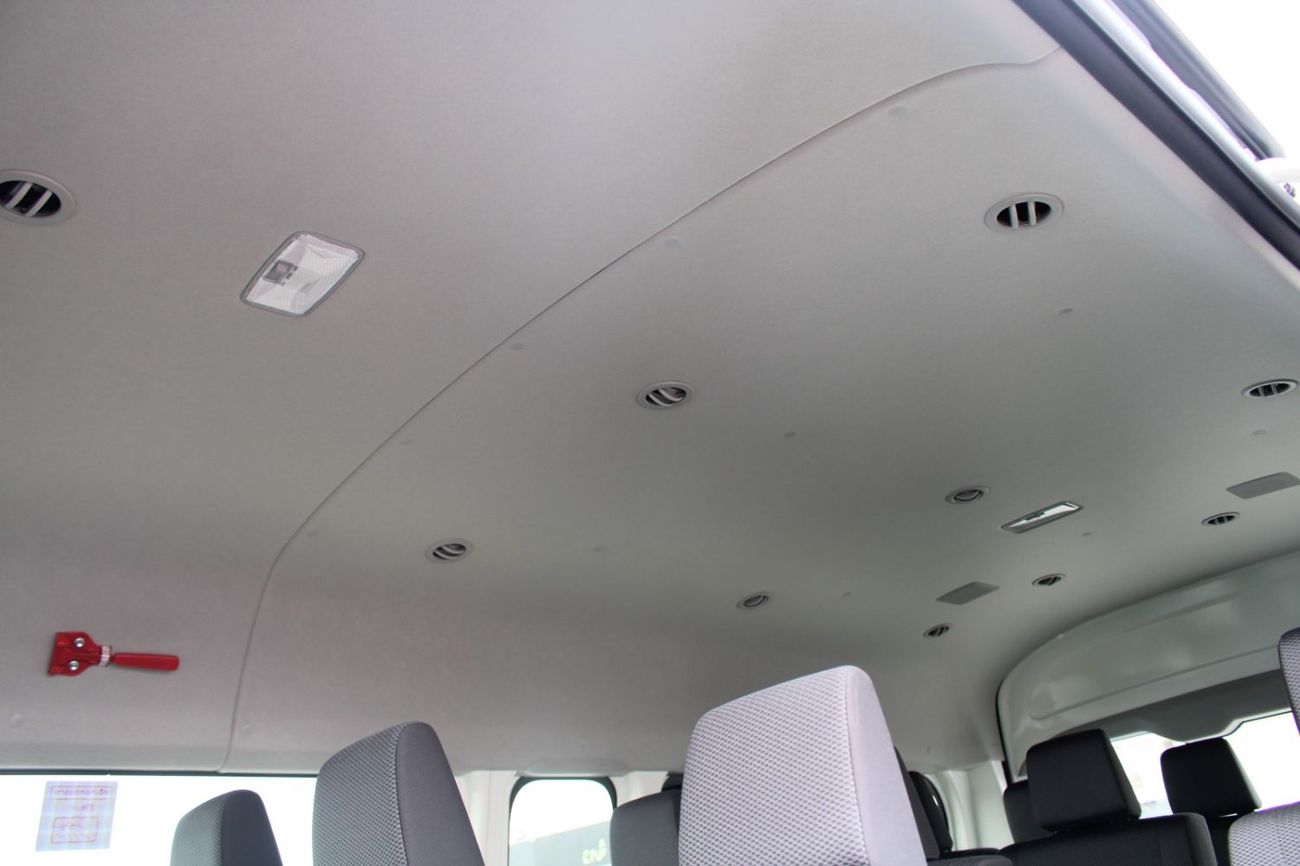 تويوتا هاياس TOYOTA HIACE 2.8L DIESEL 15 SEATER HIGH ROOF COMMUTER AUTO