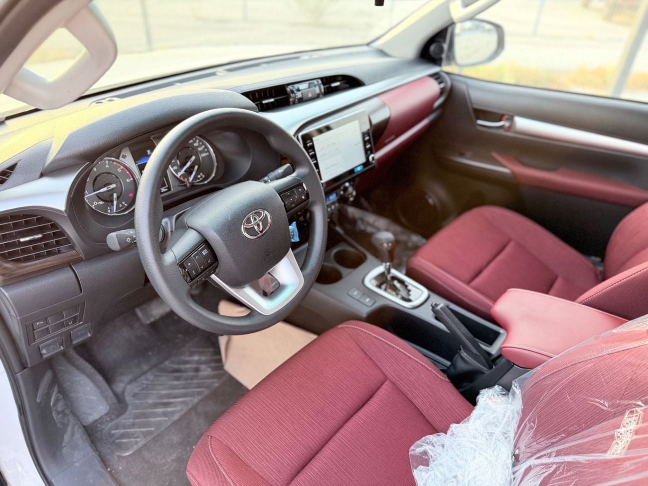 Toyota Hilux SGLX TOYOTA HILUX (GUN125) 2.4L Pick-up 4WD 4Doors