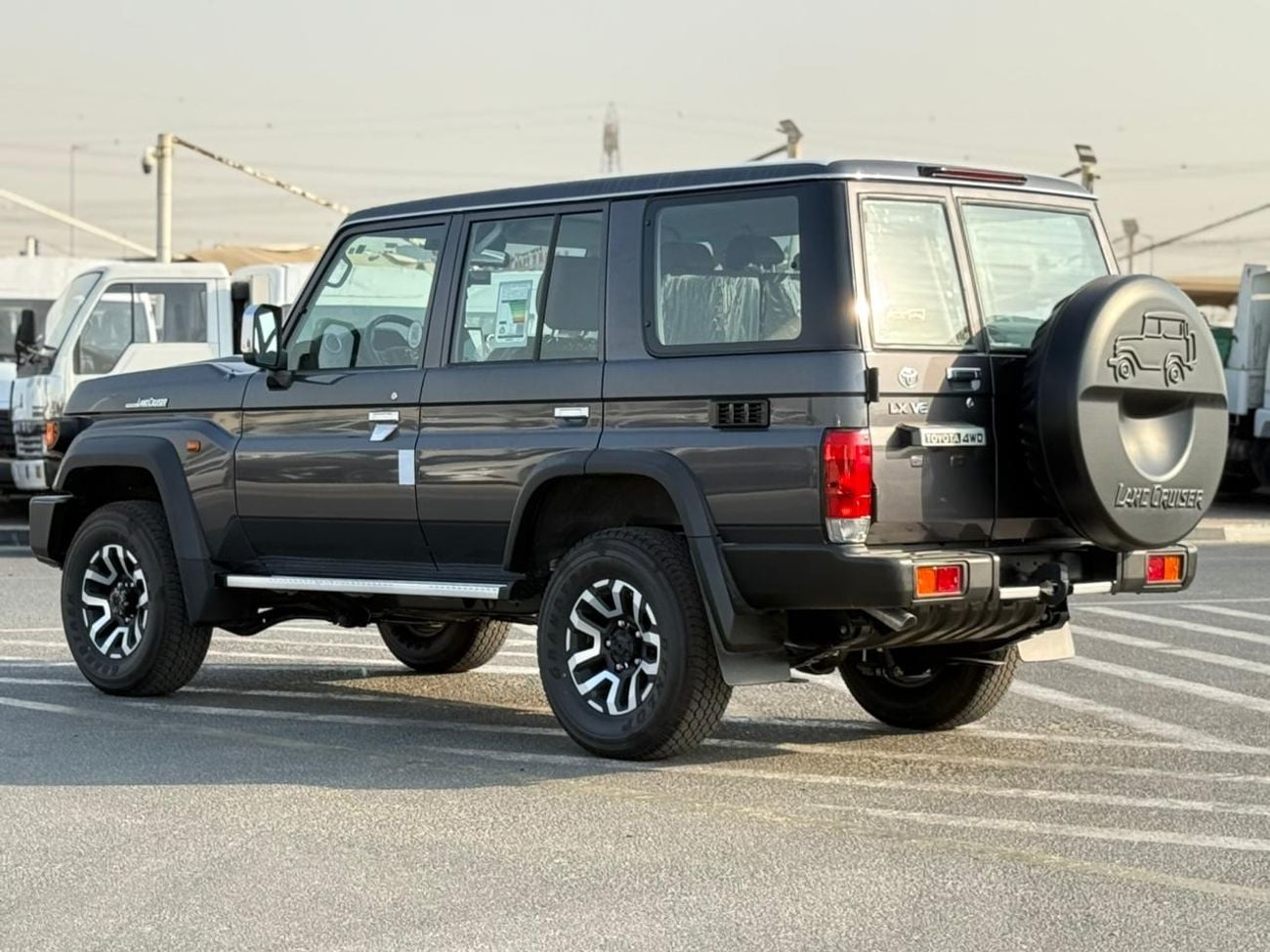 Toyota Land Cruiser 70 HT VXR 4.0L LC76 5 DOORS