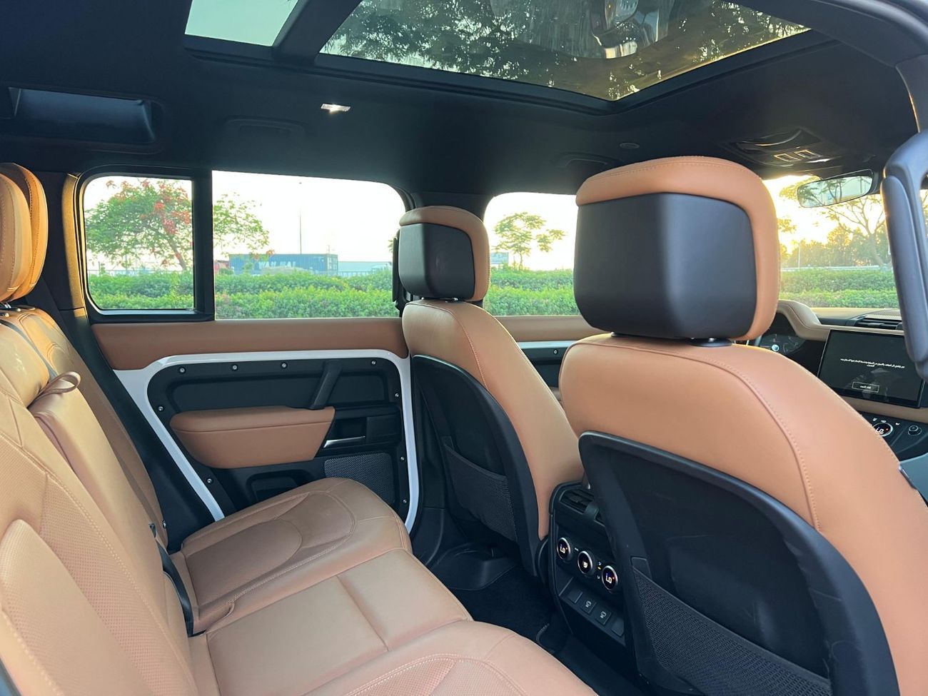 Land Rover Defender P400 110 S 3.0L (5 Seater)