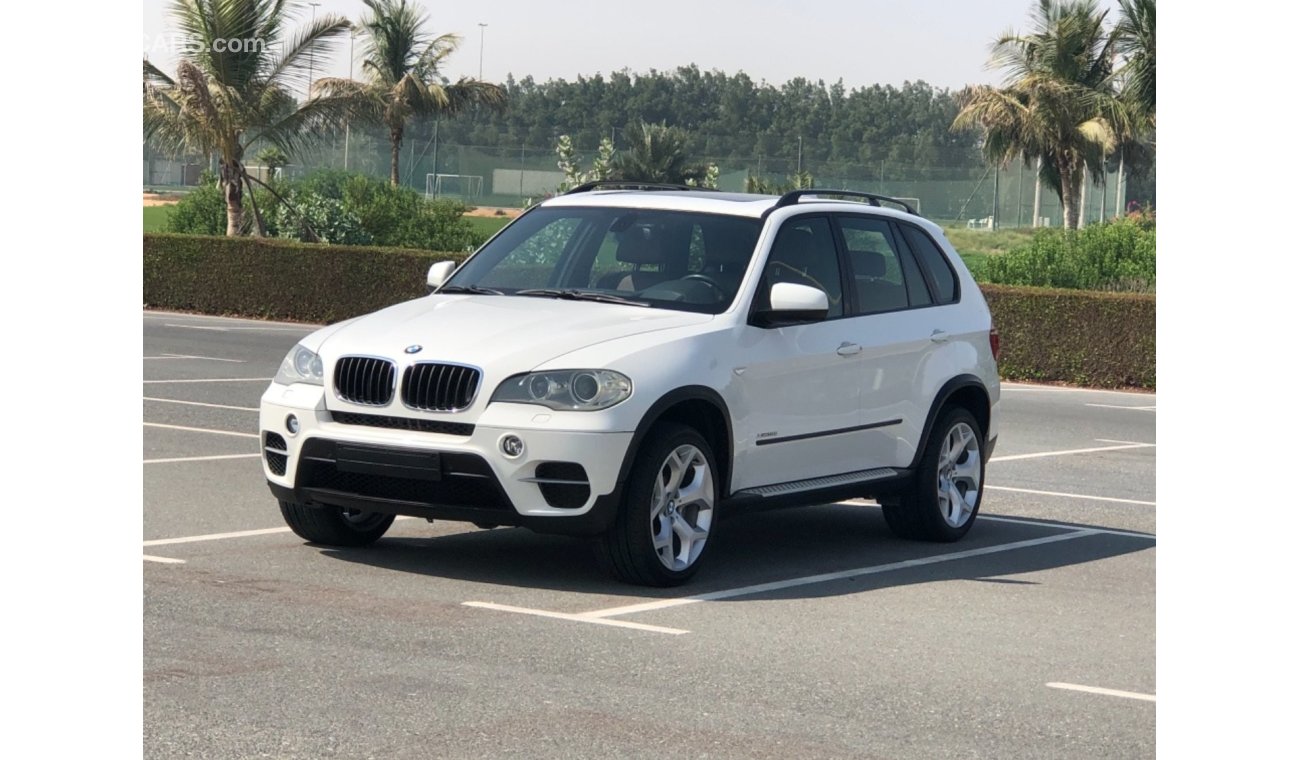 بي أم دبليو X5 xDrive 50i موديل 2012 خليجي حاله ممتازه من الداخل والخارج فل مواصفات كراسي جلد ومثبت سرعه وتحكم كهرب