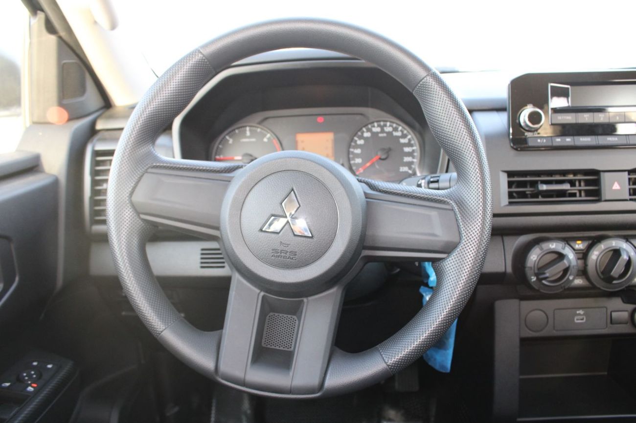 Mitsubishi L200 MITSUBIHSI L200 2.4L DIESEL DOUBLE CABIN 4 X 4 GL MANUAL