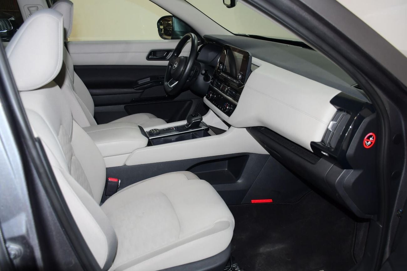 Nissan Pathfinder S 2.0
