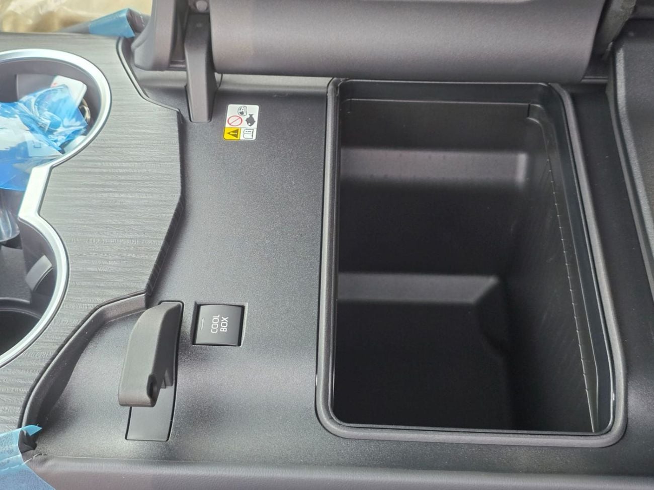 تويوتا لاند كروزر 3.5L HYBRID VXR 7 Seater Full Option