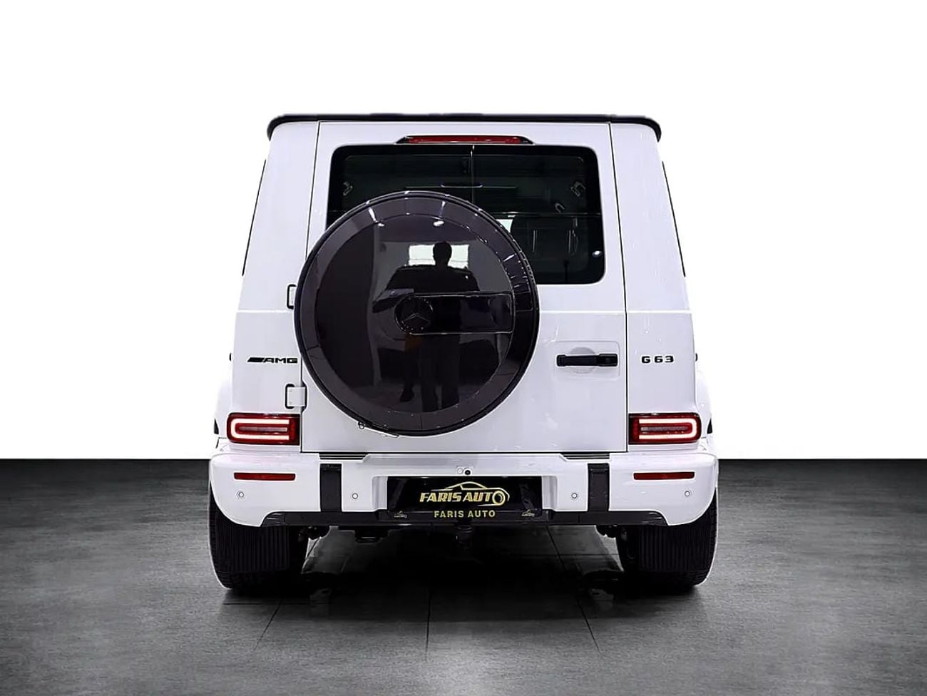 Mercedes Benz G63 AMG G63 GCC DOUBLE NIGHT PACKAGE - FULL EXT/INT CARBON + REAR MONITOR + 5 YEARS WARRANTY+SERVICE GARGASH