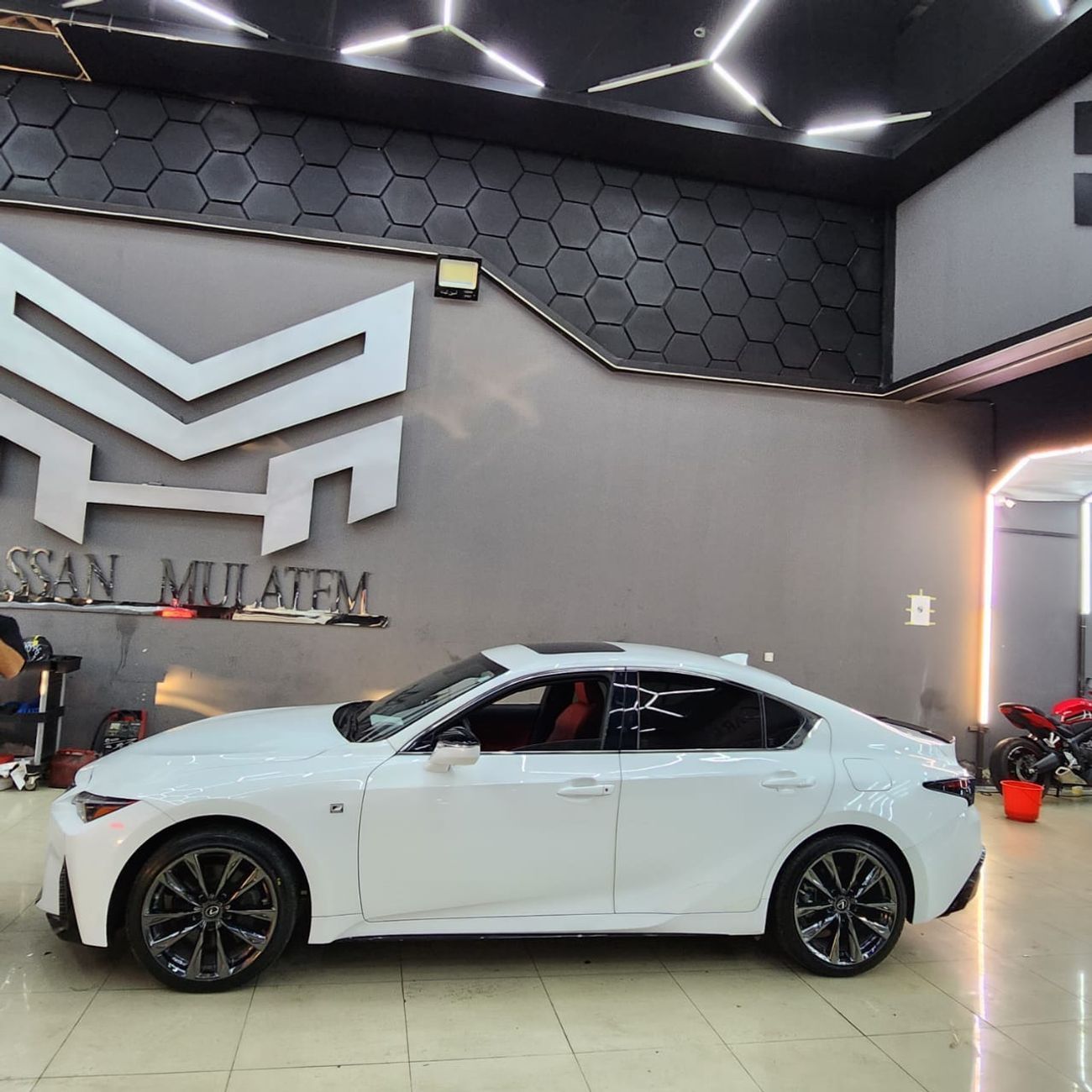 لكزس IS 350 F Sport 3.5L (311 HP)