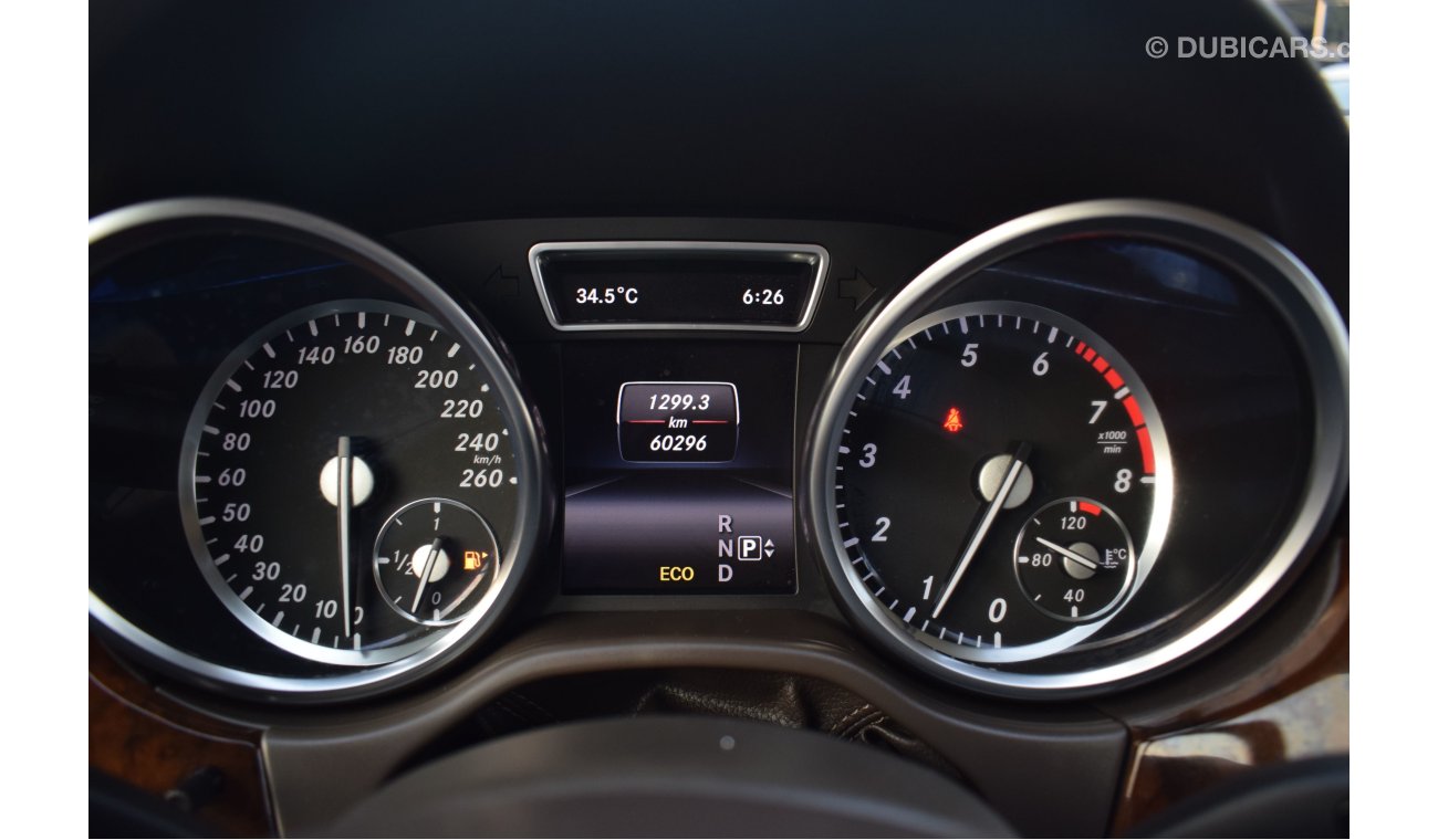 مرسيدس بنز ML 400 Mercedes ML400 - 2015 - GCC Specs - FSH - Under Warranty - Low Mileage -Immaculate Condition