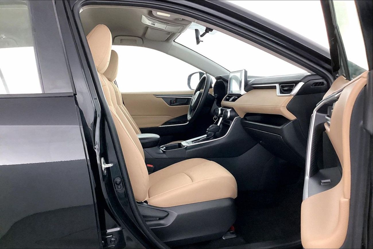 تويوتا راف ٤ EX | National Day Celebration | شامل الضمان | 0 ﺪﻔﻋﺓ ﺃﻮﻟﻯ