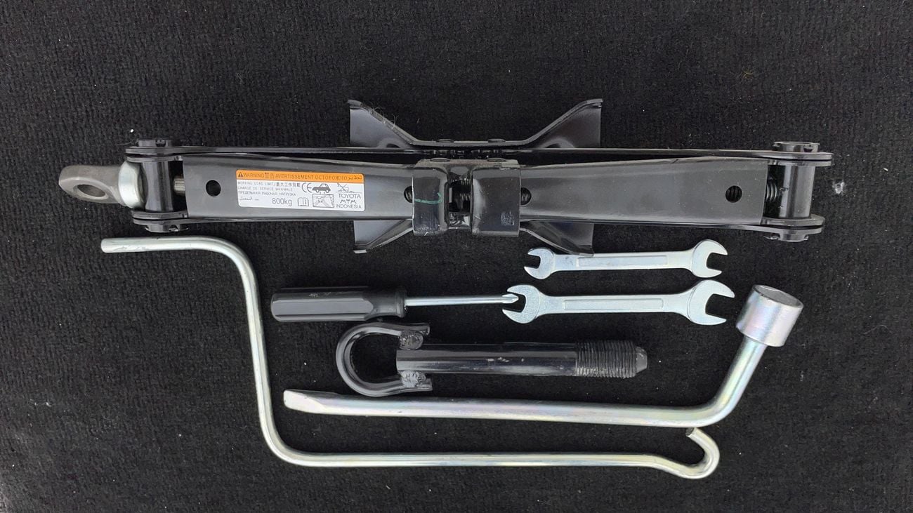 تويوتا يارس SE 1.5 | بدون دفعة مقدمة | اختبار قيادة مجاني للمنزل