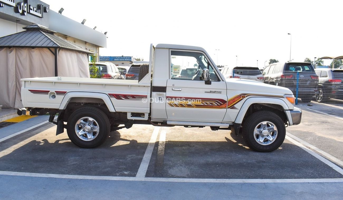 Toyota Land Cruiser Pick Up TOYOTA LAND CRUISER PICK UP LX V6 SINGLE CABIN 2022 EXPORT PRICE