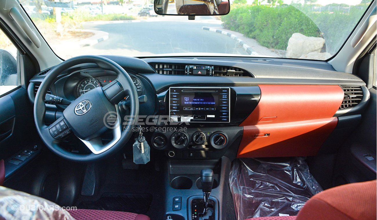 Toyota Hilux 4WD DC 2.7 Petrol Power Option - اسود متوفر