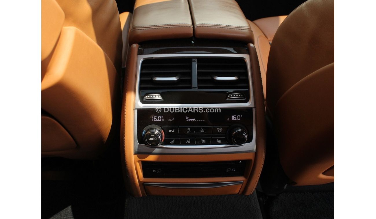 بي أم دبليو 750Li لاكجري بلس