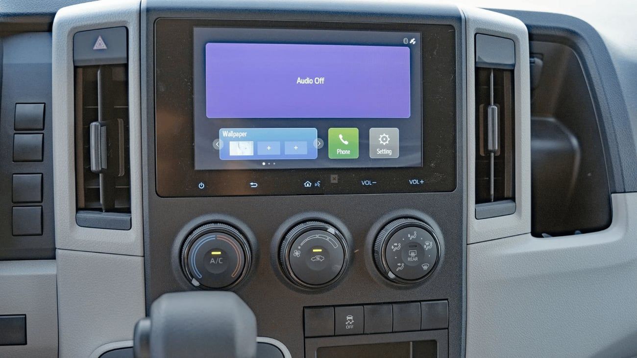 تويوتا هاياس ECT0091 - Toyota Hiace Low Roof Cargo Van - 3.5L Petrol Auto - Lift Door (1 Door Rear)