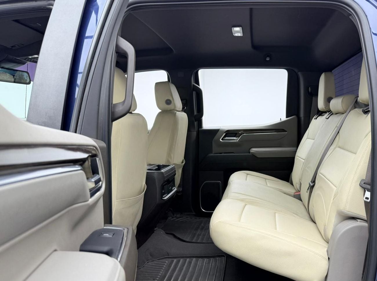 Chevrolet Silverado 2023 Chevrolet Silverado 1500 LT Trail Boss Z71, Chevrolet Warranty+Full Service History, GCC