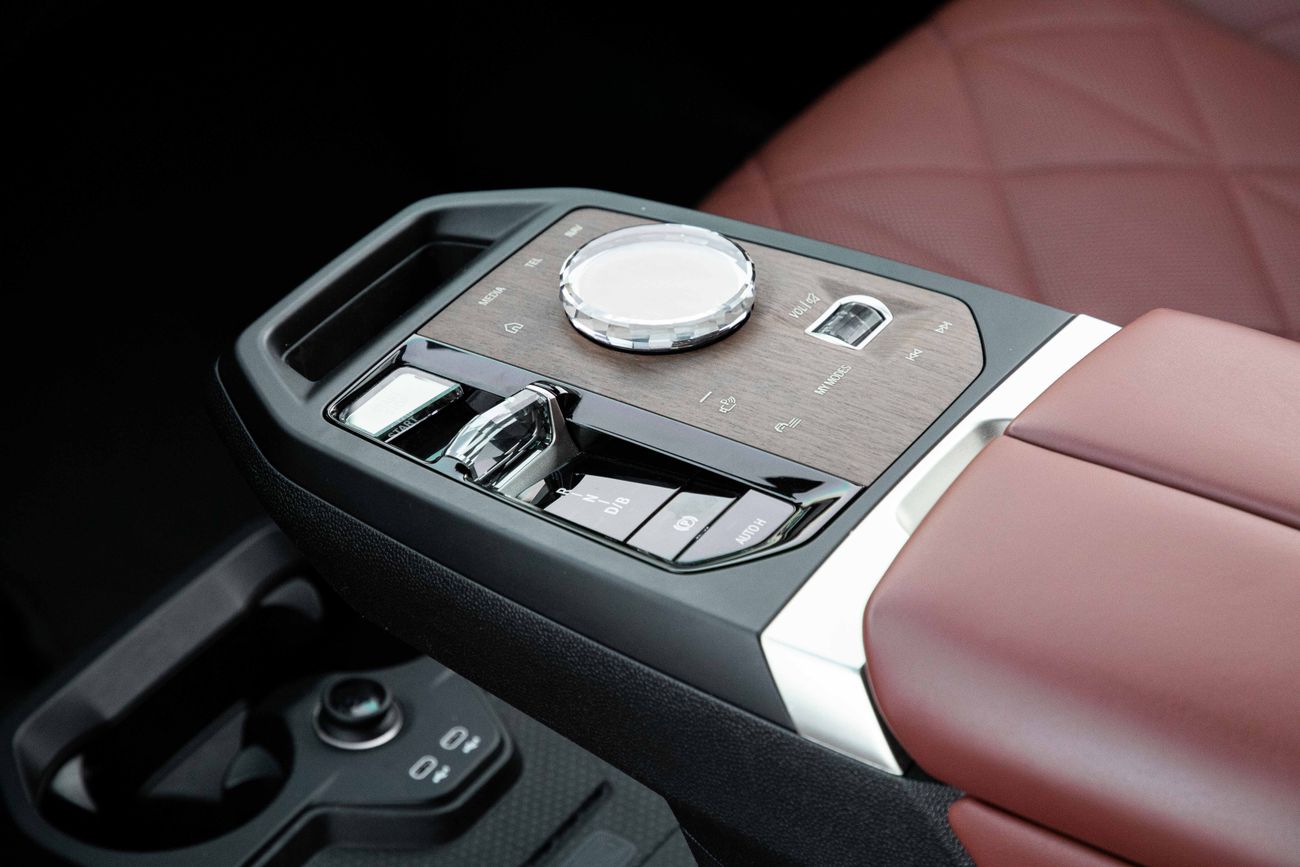 بي أم دبليو iX IX xDrive40 | 3,917 P.M | 0% Downpayment | IX xDrive40 | AGMC Warranty 2028!