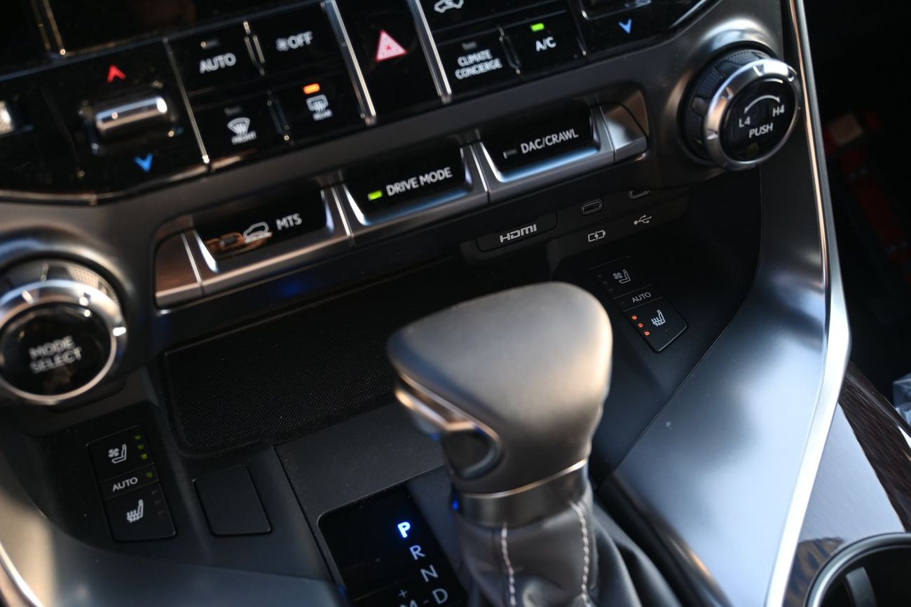 Lexus LX600 SIGNATURE Turbo Sport, 3.5L Twin-Turbo V6, Color Black