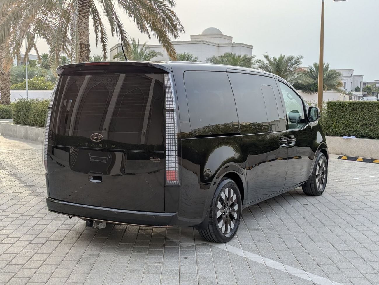 هيونداي ستاريا Hyundai staria 2022 LHD black colour